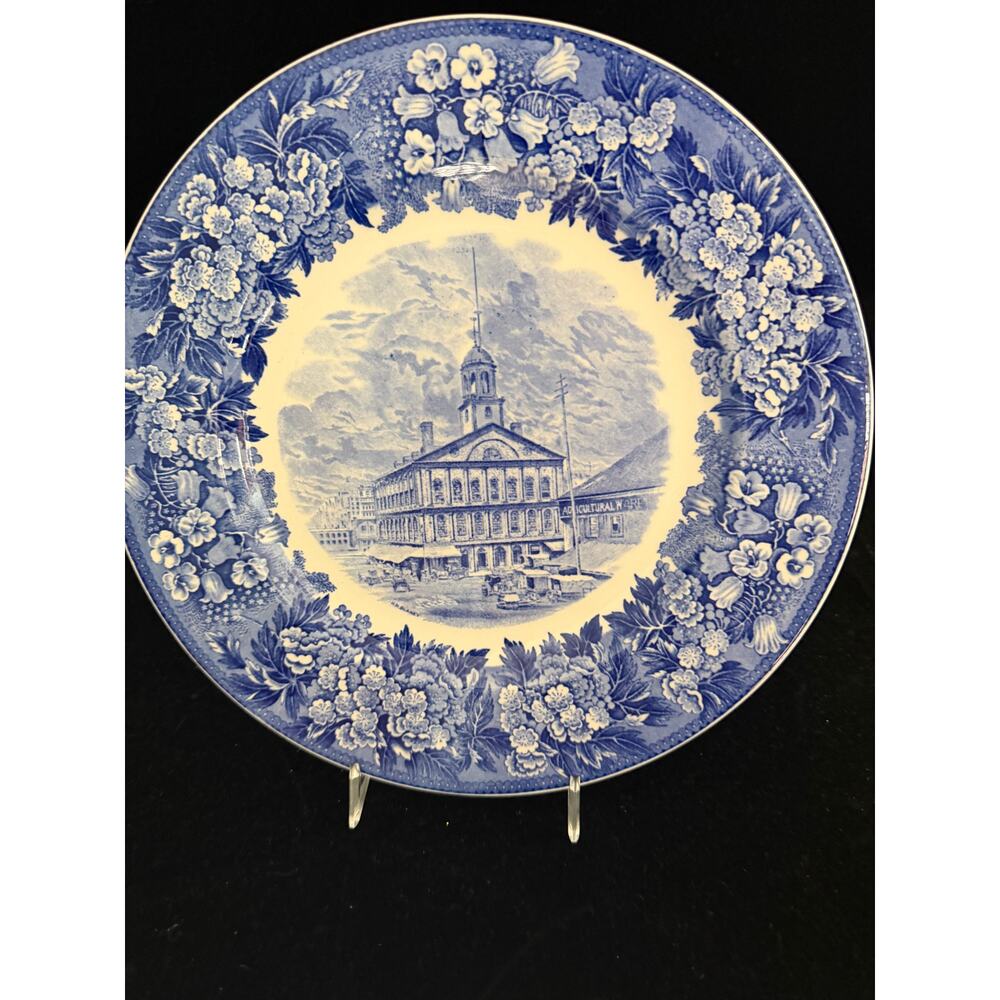 Wedgwood Washington Bicentennial Plate 1932 Faneuil Hall Boston 10.25 Blue